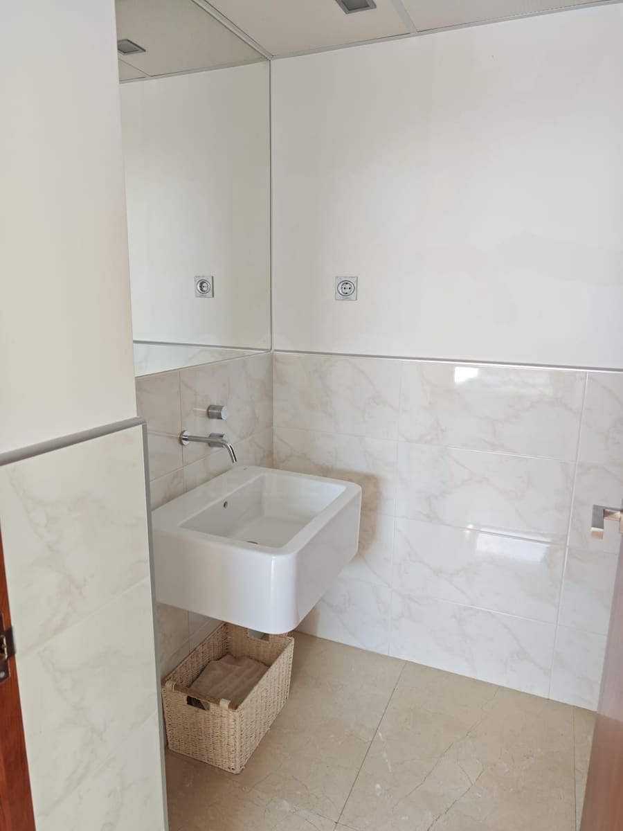 2 soverom Leilighet til leie i Valencia de Don Juan med garasje - € 550 (Ref: 10085065)