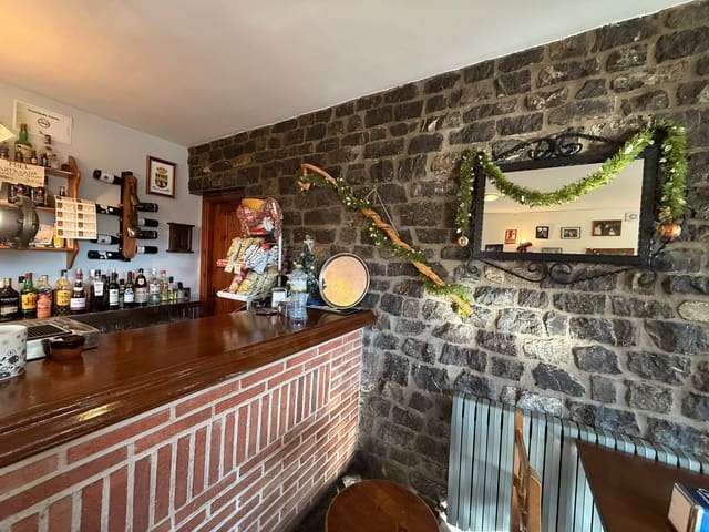 Bar/Restaurante de 3 habitaciones en Valdepiélago en venta con garaje - 360.000 € (Ref: 10085066)
