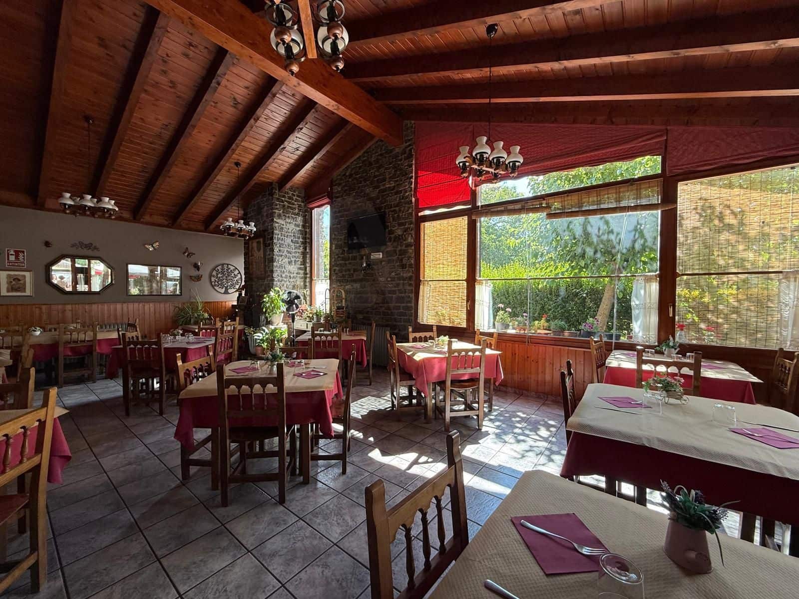 3 bedroom Restaurant/Bar for sale in Valdepielago with garage - € 360,000 (Ref: 10085066)