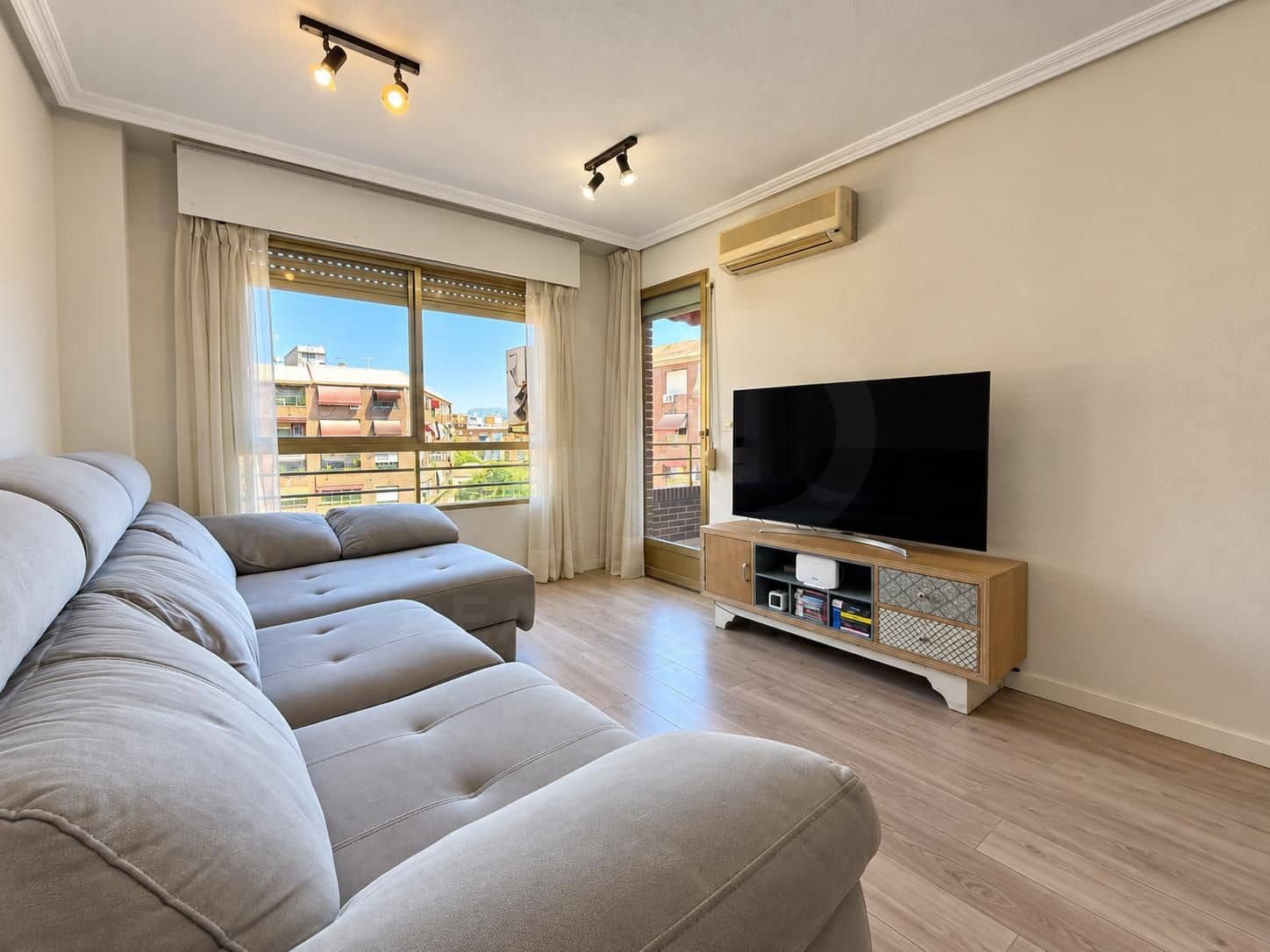3 soveværelse Lejlighed til salg i Alicante by med garage - € 229.000 (Ref: 10085408)