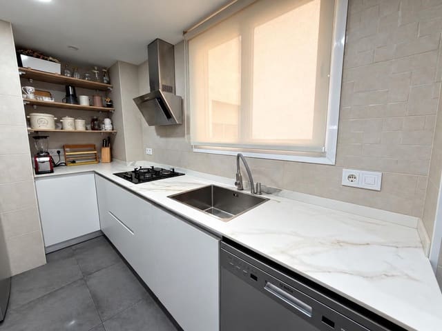 3 soveværelse Lejlighed til salg i Campoamor - Altozano, Alicante by med garage - € 229.000 (Ref: 10085408)