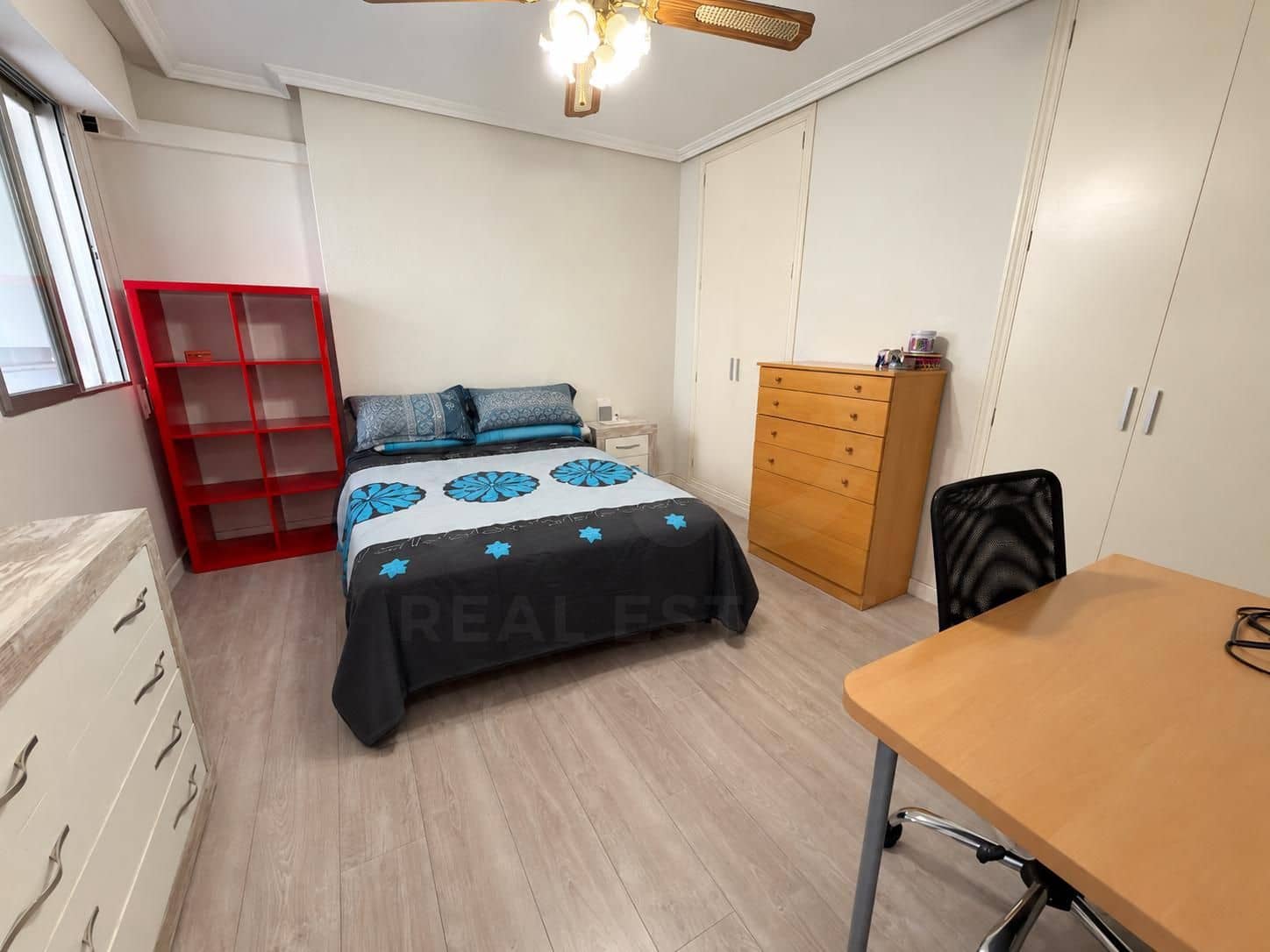 3 soveværelse Lejlighed til salg i Alicante by med garage - € 229.000 (Ref: 10085408)