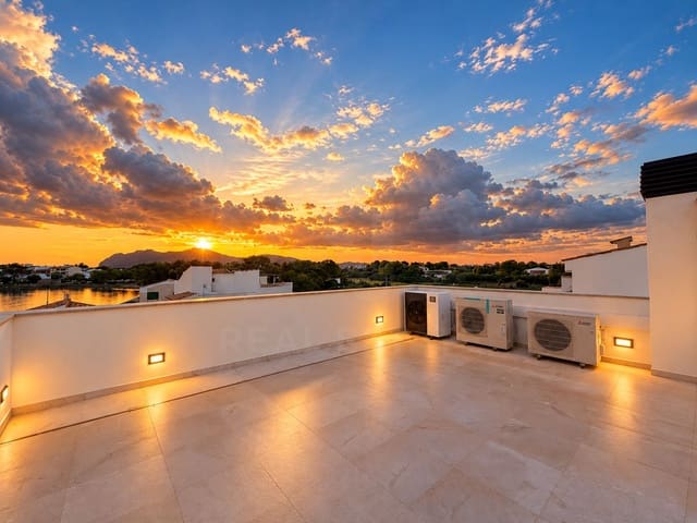3 bedroom Terraced Villa for sale in Alcúdia with pool - € 1,700,000 (Ref: 10085413)