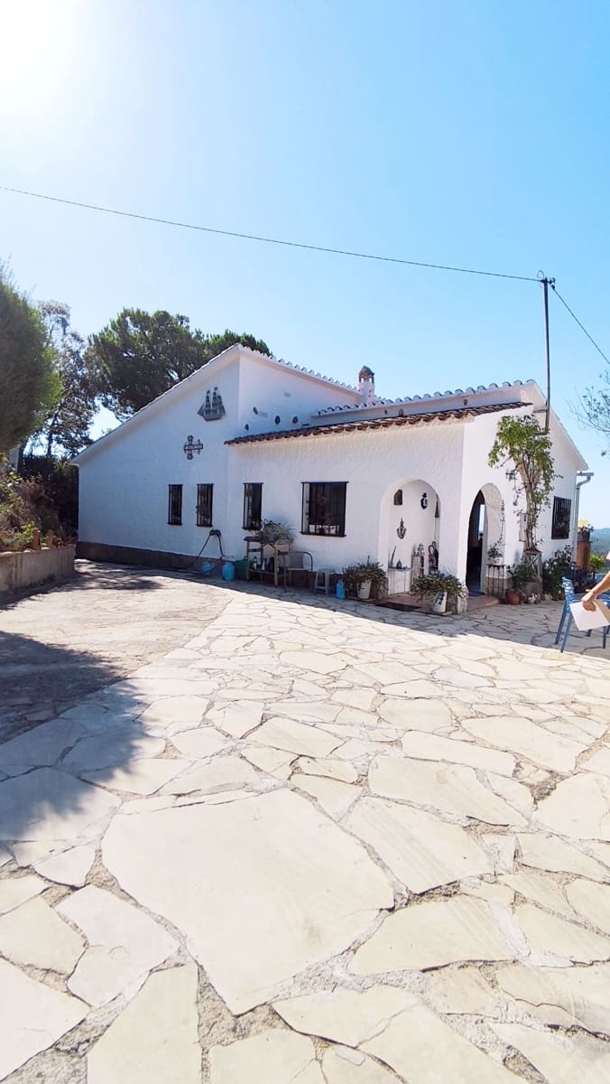 5 sovrum Hus till salu i Lloret de Mar med pool garage - 399 000 € (Ref: 10085414)