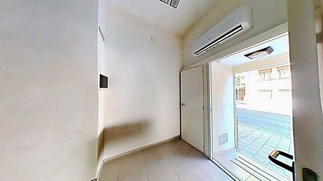 2 slaapkamer Commercieel te koop in Carolinas Bajas, Alicante stad - € 93.000 (Ref: 10085419)