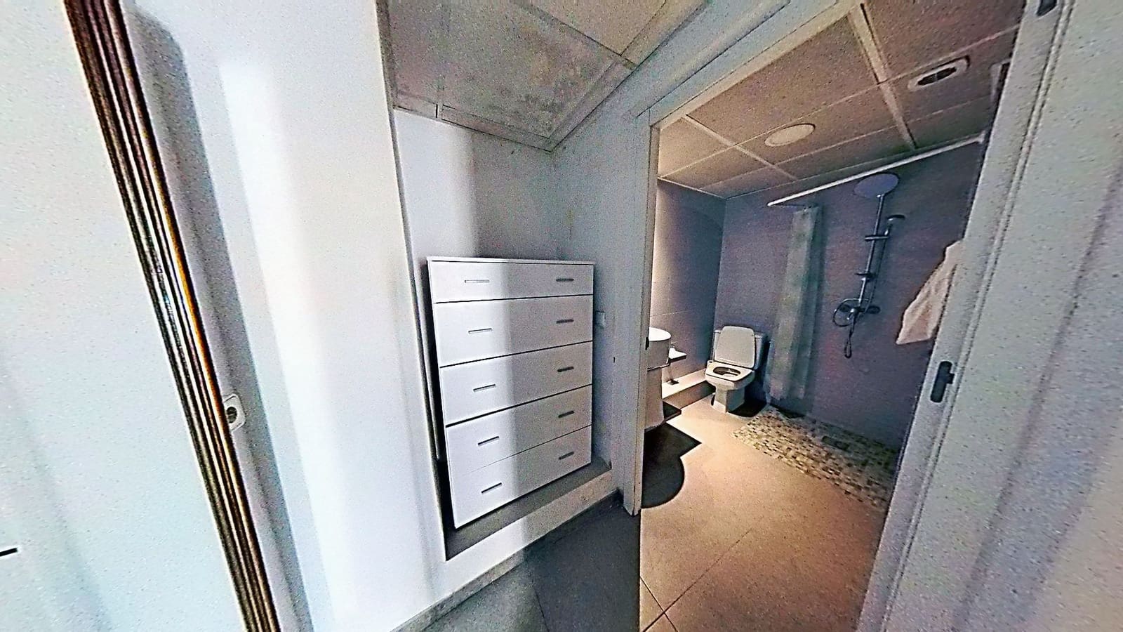 2 bedroom Commercial for sale in Alicante / Alacant city - € 93,000 (Ref: 10085419)
