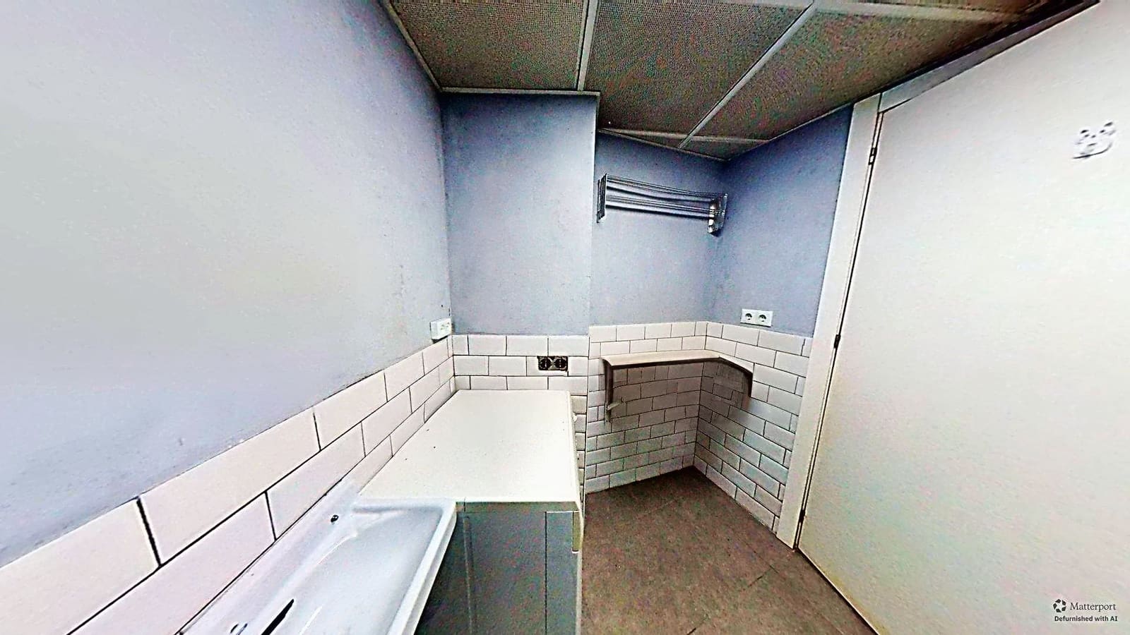 2 bedroom Commercial for sale in Alicante / Alacant city - € 93,000 (Ref: 10085419)