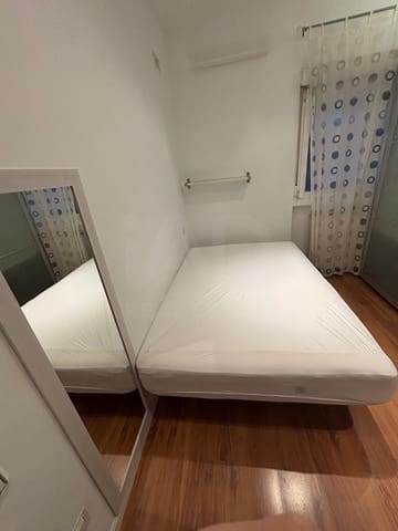 1 quarto Apartamento para arrendar em Almendrales, Madrid cidade - 950 € (Ref: 10085420)