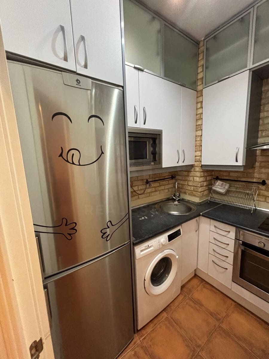 1 quarto Apartamento para arrendar em Madrid cidade - 950 € (Ref: 10085420)