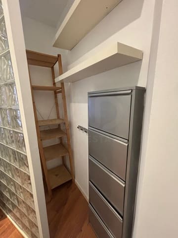 1 quarto Apartamento para arrendar em Almendrales, Madrid cidade - 950 € (Ref: 10085420)