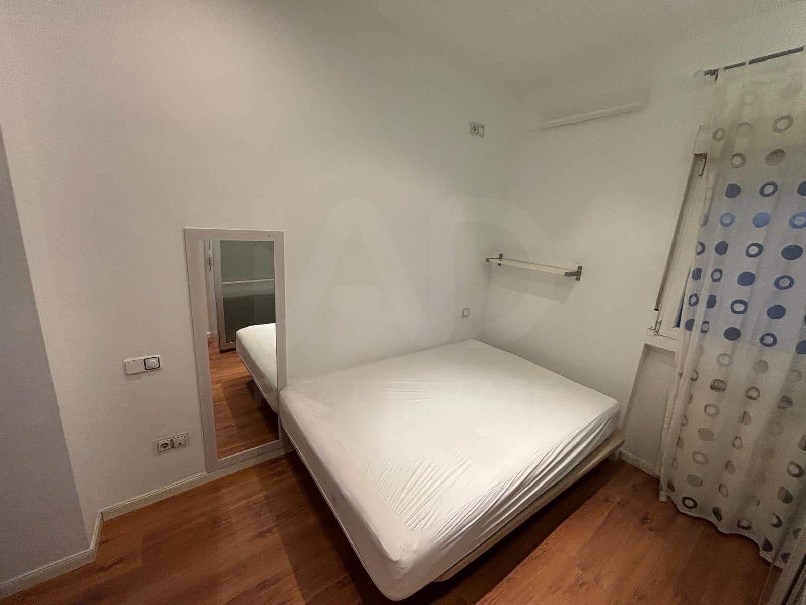 1 quarto Apartamento para arrendar em Madrid cidade - 950 € (Ref: 10085420)