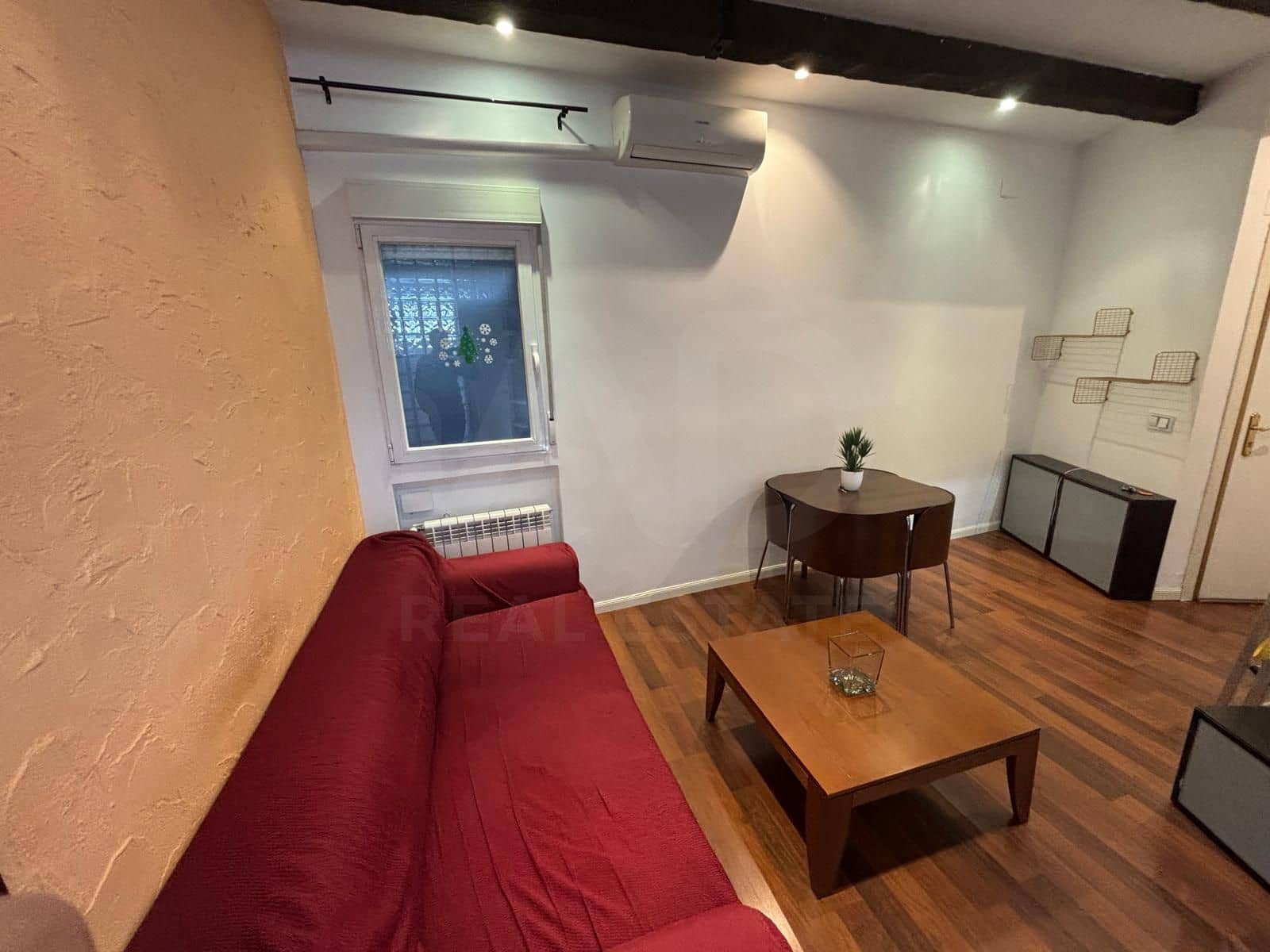 1 quarto Apartamento para arrendar em Madrid cidade - 950 € (Ref: 10085420)