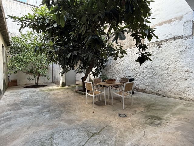 6 makuuhuone Omakotitalo myytävänä paikassa Pego mukana 
autotalli - 214 900 € (Ref: 10085421)