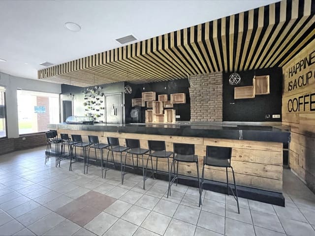 Gewerbe zu verkaufen in León Stadt - 94.000 € (Ref: 10086766)