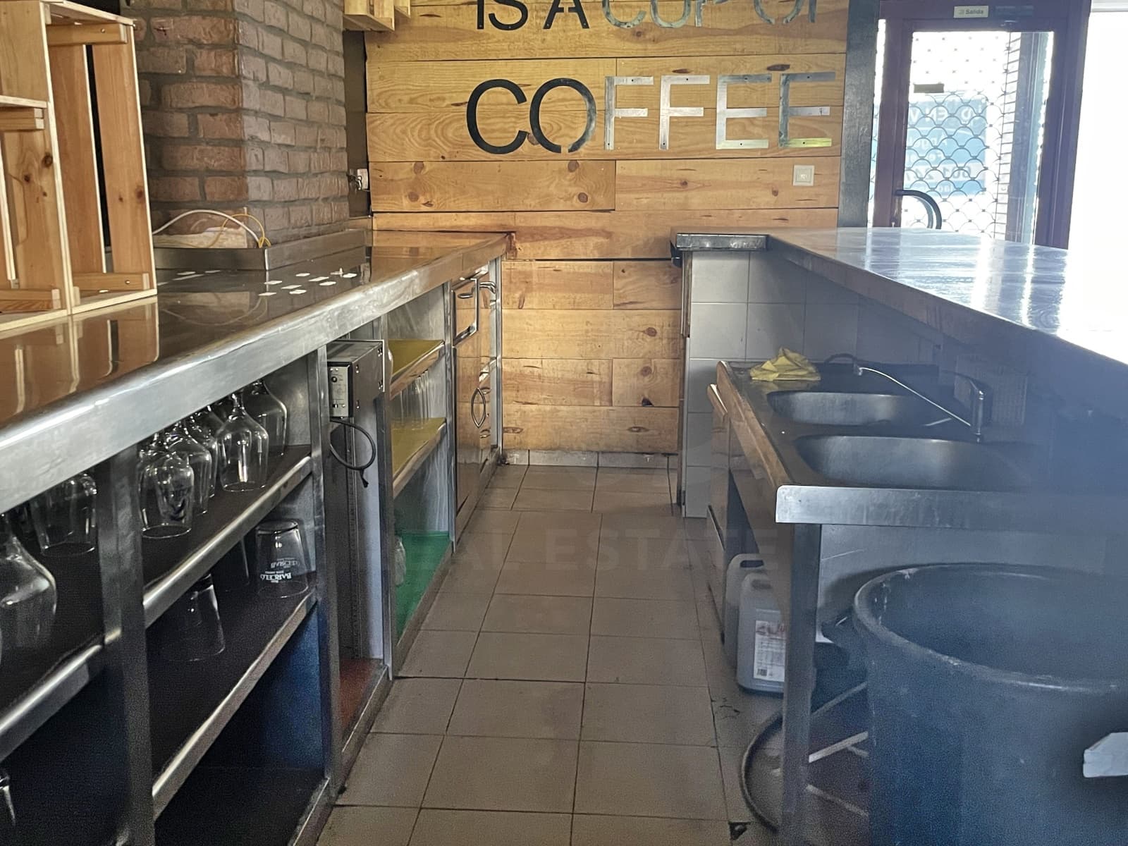 Commercial for sale in Leon city - € 94,000 (Ref: 10086766)