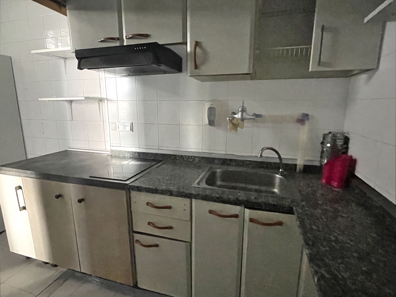 Commercial for sale in Leon city - € 94,000 (Ref: 10086766)