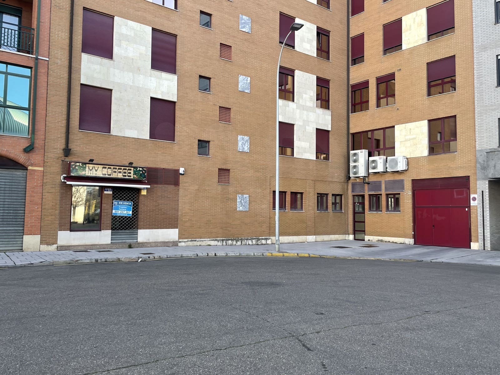Commercial for sale in Leon city - € 94,000 (Ref: 10086766)