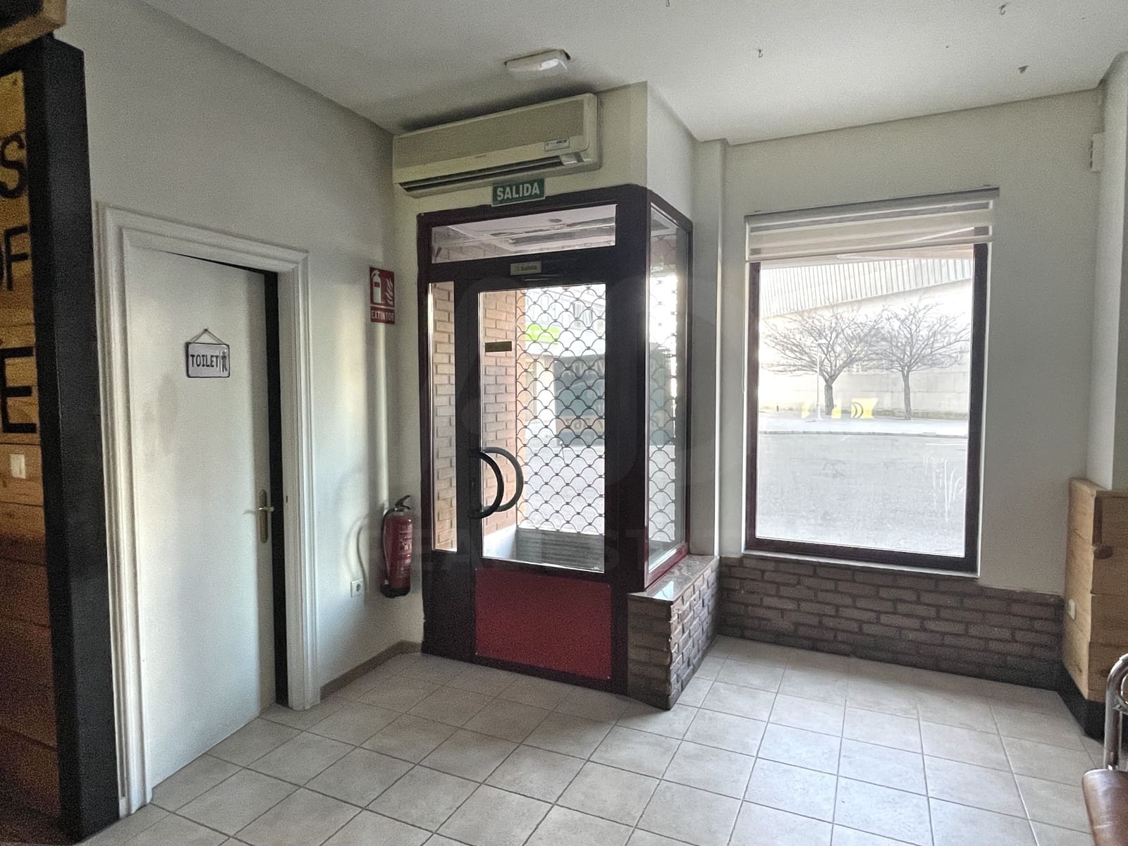 Commercial for sale in Leon city - € 94,000 (Ref: 10086766)
