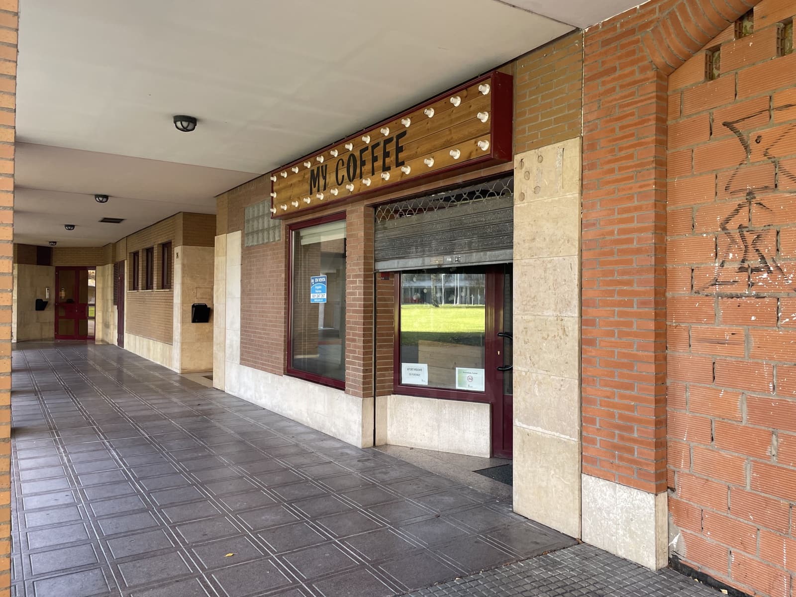 Commercial for sale in Leon city - € 94,000 (Ref: 10086766)