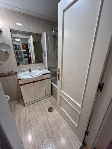 1 slaapkamer Appartement te huur in Avilés - € 496 (Ref: 10086767)