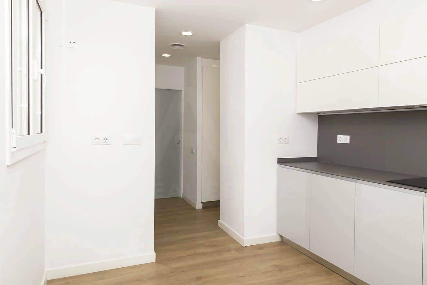3 slaapkamer Appartement te huur in Barcelona stad - € 2.920 (Ref: 10086769)