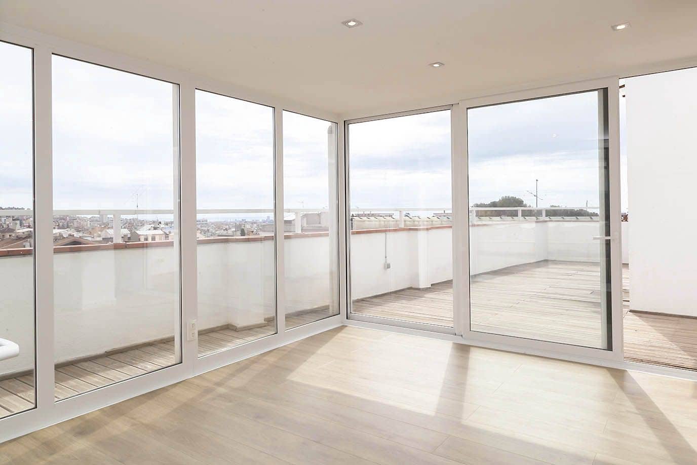 3 slaapkamer Appartement te huur in Barcelona stad - € 2.920 (Ref: 10086769)