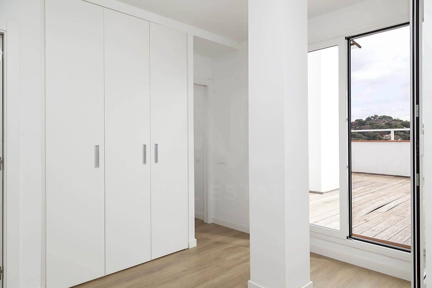 3 slaapkamer Appartement te huur in Barcelona stad - € 2.920 (Ref: 10086769)