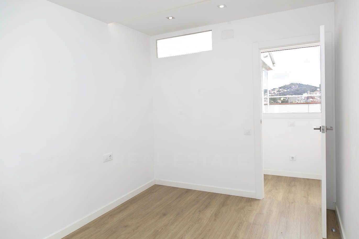 3 slaapkamer Appartement te huur in Barcelona stad - € 2.920 (Ref: 10086769)