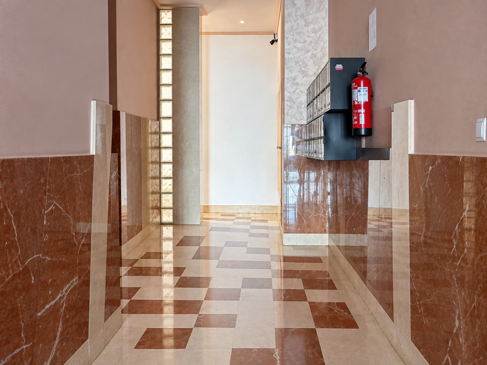 Appartamento in vendita in Redovan con piscina garage - 134.000 € (Rif: 10088738)