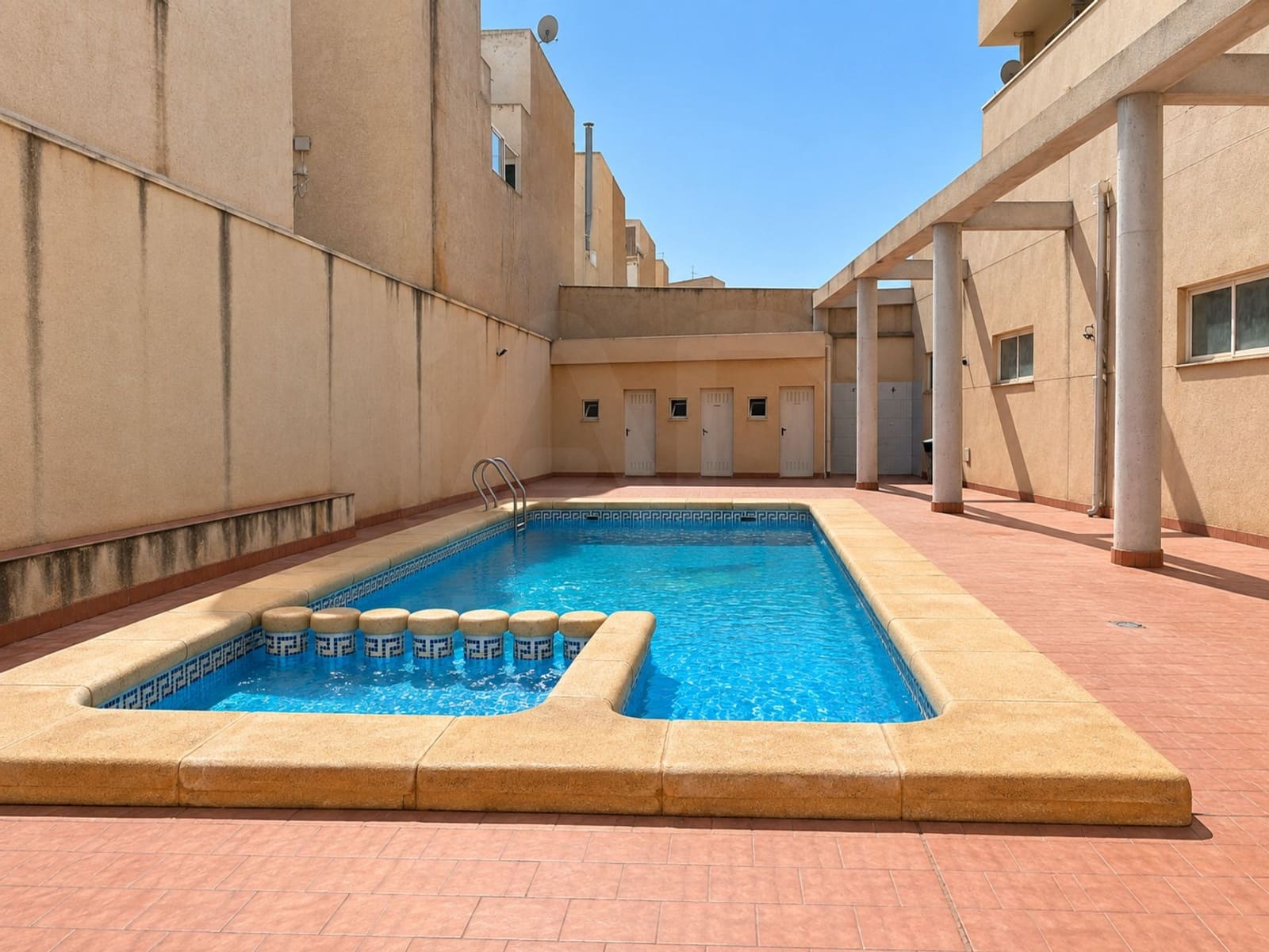 Appartamento in vendita in Redovan con piscina garage - 134.000 € (Rif: 10088738)