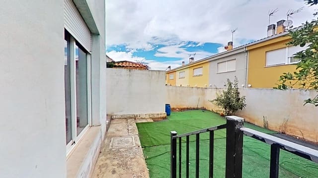 4 sovrum Radhus till salu i Costur med garage - 189 500 € (Ref: 10088748)