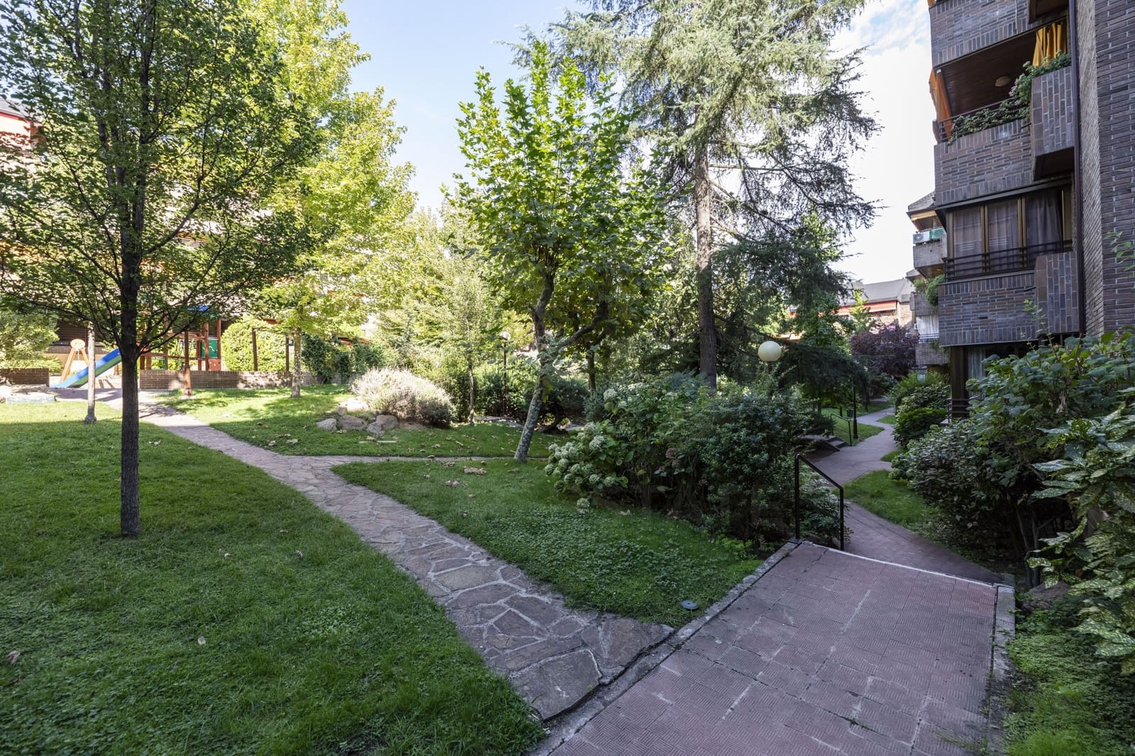 4 Zimmer Apartment zu verkaufen in Las Rozas de Madrid - 850.000 € (Ref: 10088749)