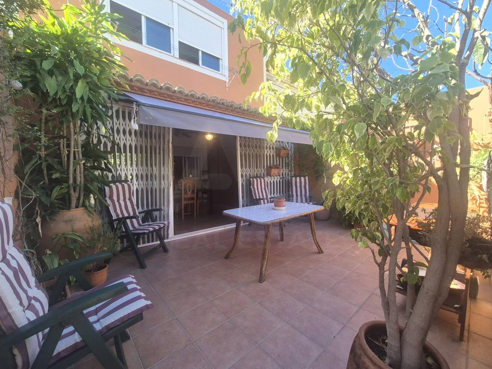 4 bedroom Terraced Villa for sale in Pego with garage - € 349,000 (Ref: 10088754)