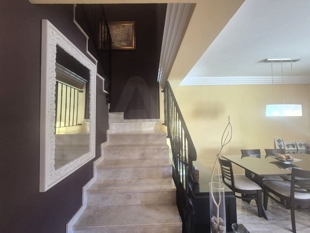4 bedroom Terraced Villa for sale in Pego with garage - € 349,000 (Ref: 10088754)