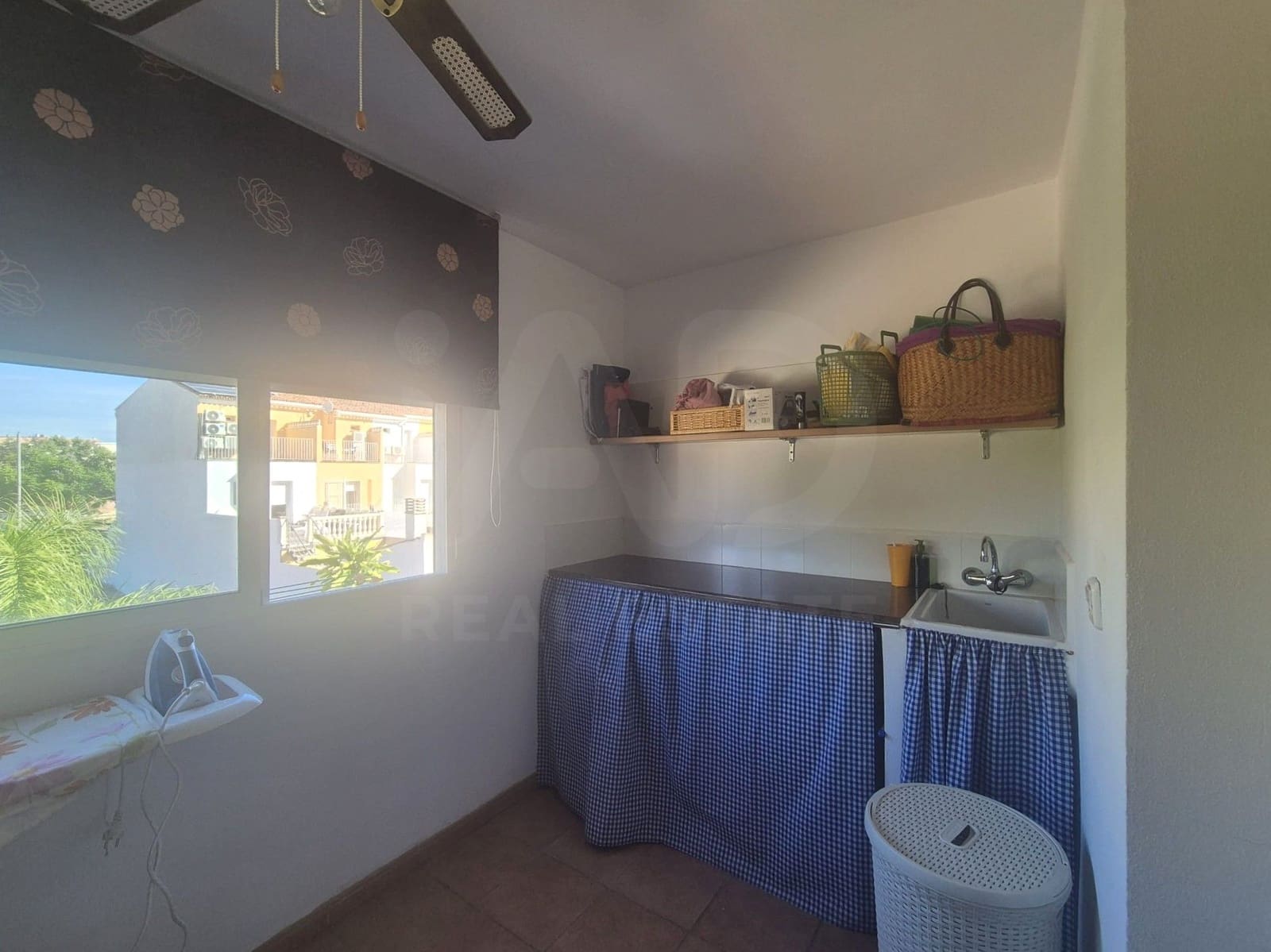 4 bedroom Terraced Villa for sale in Pego with garage - € 349,000 (Ref: 10088754)
