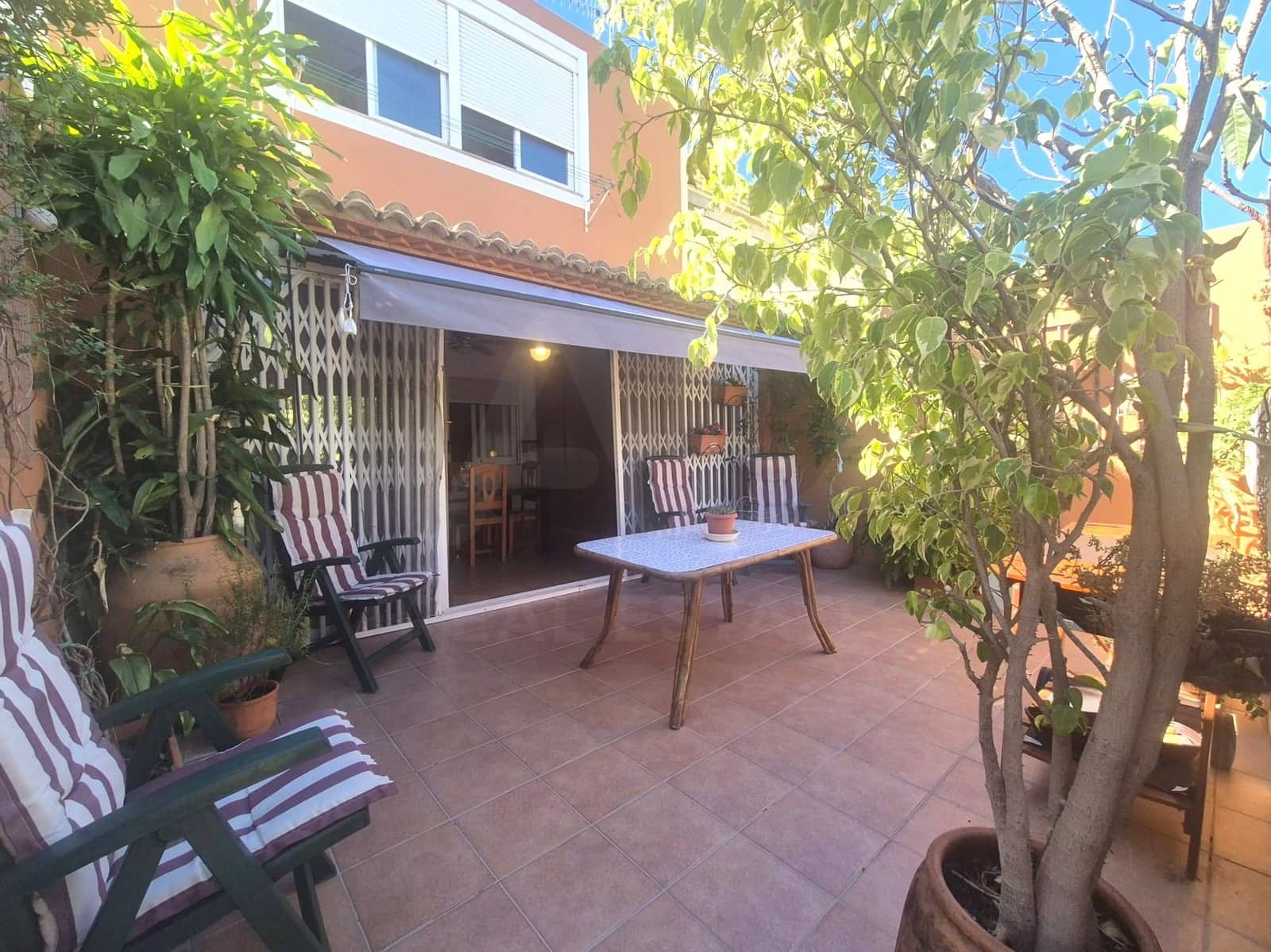 4 bedroom Terraced Villa for sale in Pego with garage - € 349,000 (Ref: 10088754)