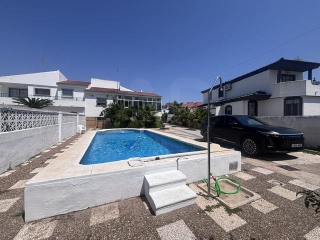 6 Zimmer Villa zu verkaufen in Lepe mit Pool Garage - 495.000 € (Ref: 10088755)