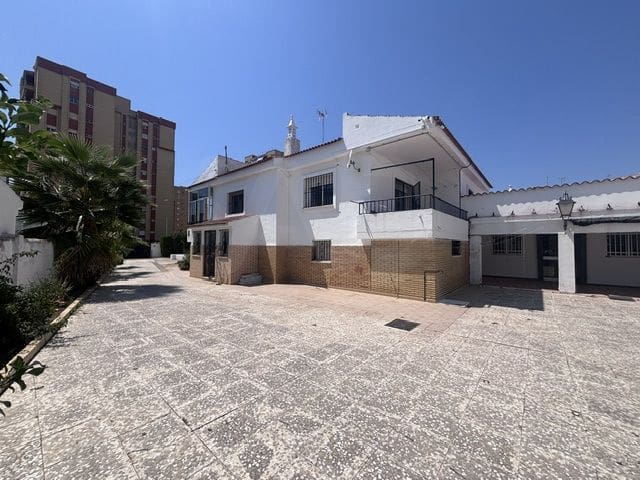 6 Zimmer Villa zu verkaufen in La Antilla, Lepe mit Pool Garage - 495.000 € (Ref: 10088755)