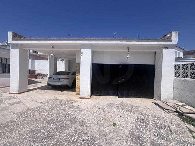 6 Zimmer Villa zu verkaufen in Lepe mit Pool Garage - 495.000 € (Ref: 10088755)