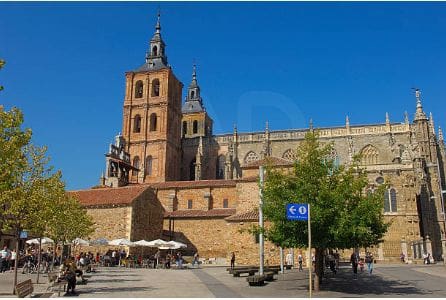 Commercial for sale in Astorga - € 235,000 (Ref: 10088758)