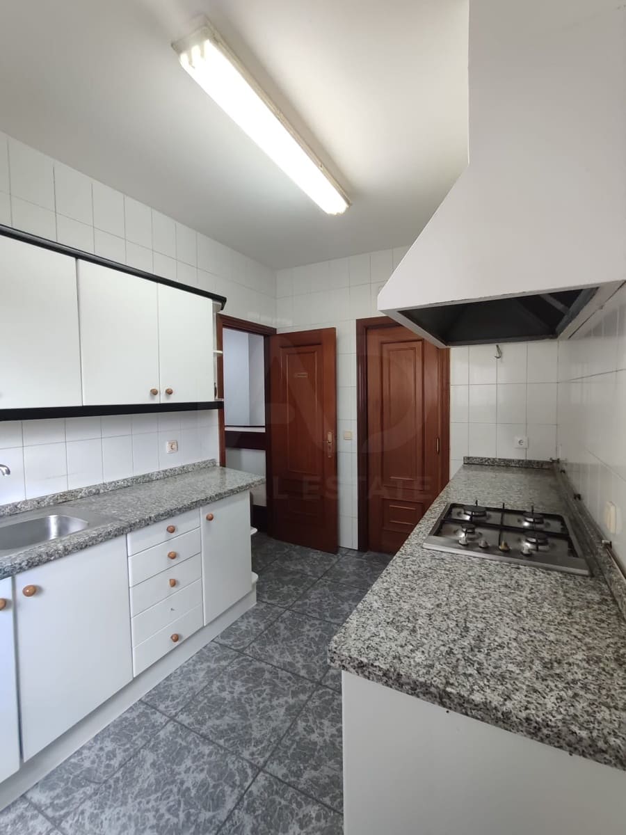 Commercial for sale in Astorga - € 235,000 (Ref: 10088758)