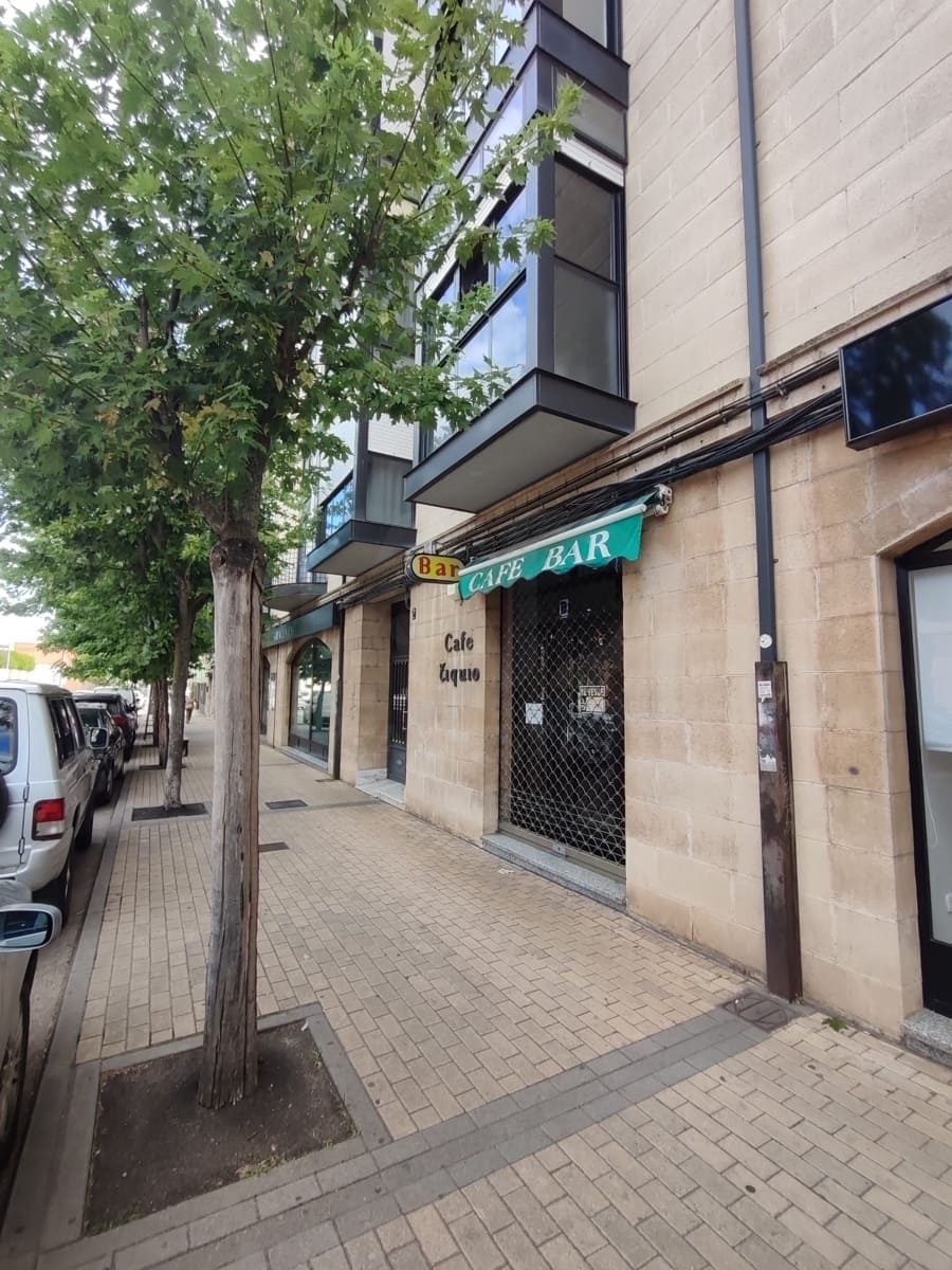 Commercial for sale in Astorga - € 235,000 (Ref: 10088758)