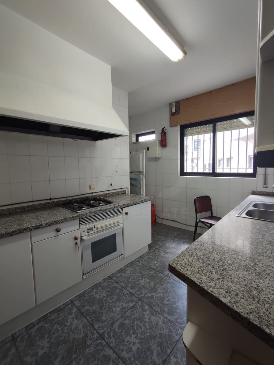 Commercial for sale in Astorga - € 235,000 (Ref: 10088758)
