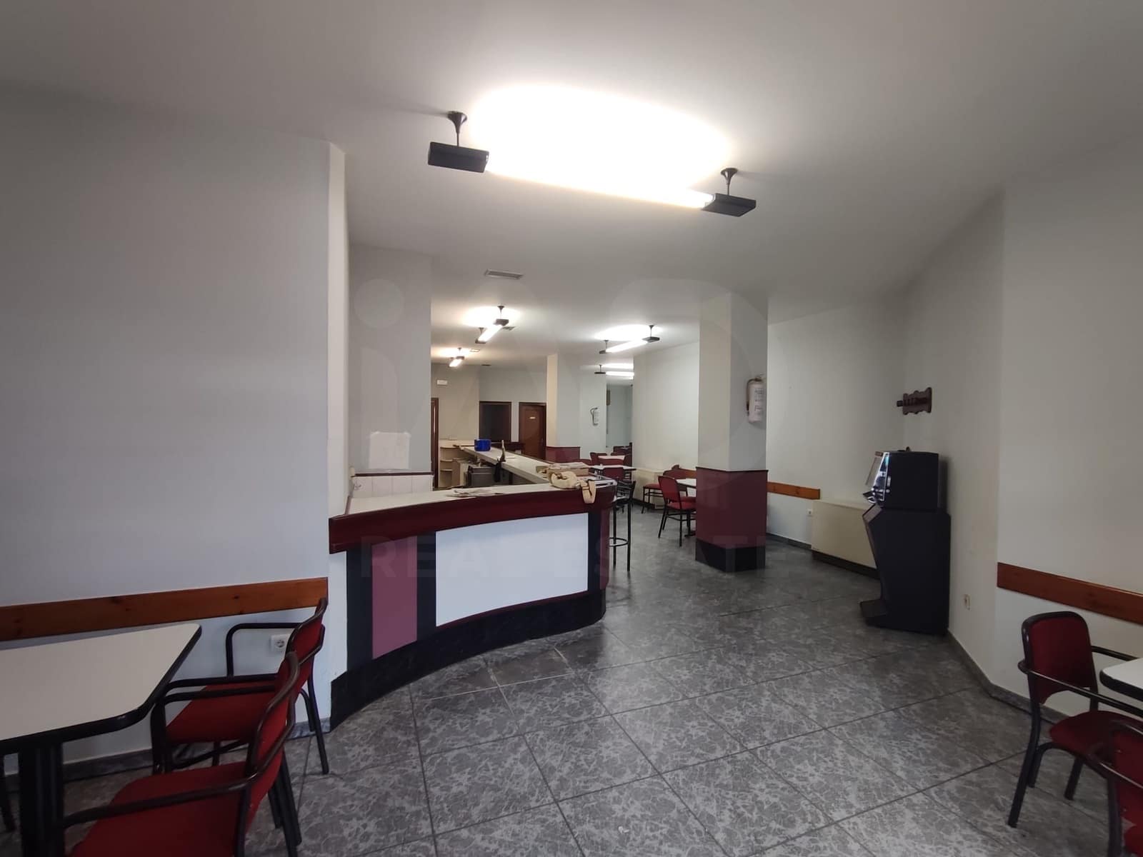 Commercial for sale in Astorga - € 235,000 (Ref: 10088758)
