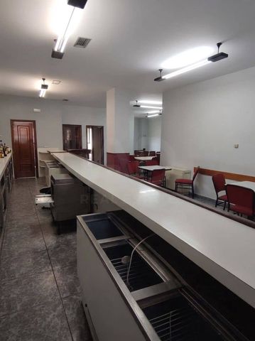 Commercial for sale in Astorga - € 235,000 (Ref: 10088758)
