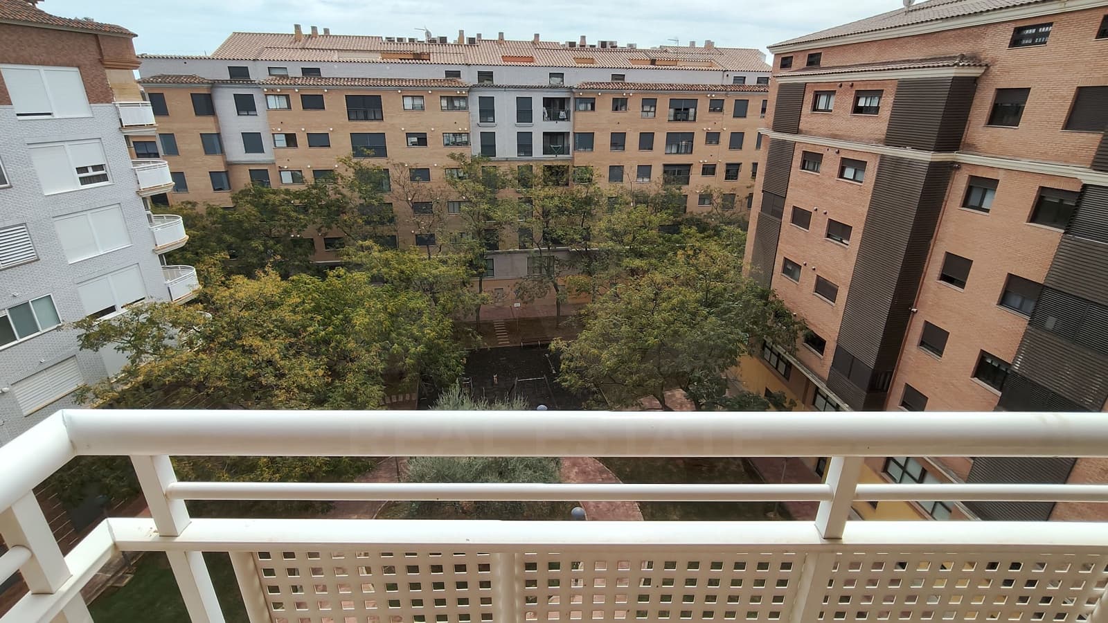 5 sypialnia Apartament na sprzedaż w Vila-real z garażem - 480 000 € (Ref: 10090009)