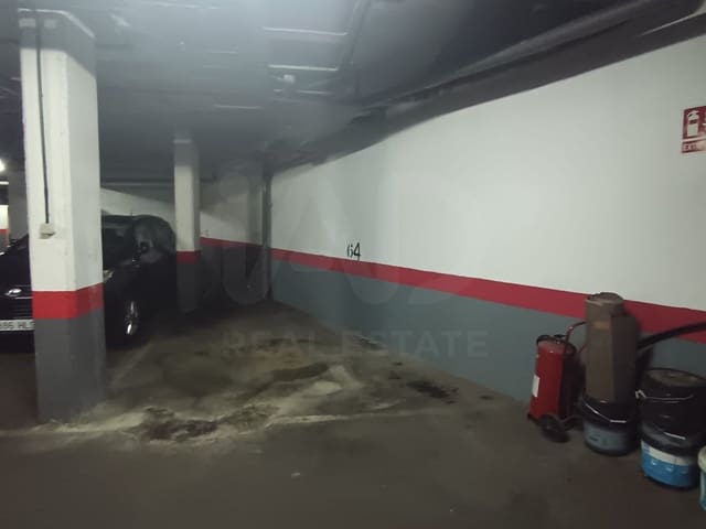 Garage till salu i Acacias, Madrid stad - 28 178 € (Ref: 10090010)