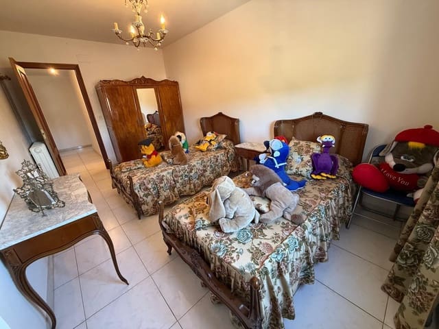 3 bedroom Apartment for sale in León city with garage - € 129,000 (Ref: 10090012)