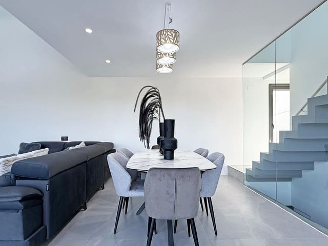 3 sovrum Hus till salu i Canyelles med pool garage - 668 000 € (Ref: 10090076)