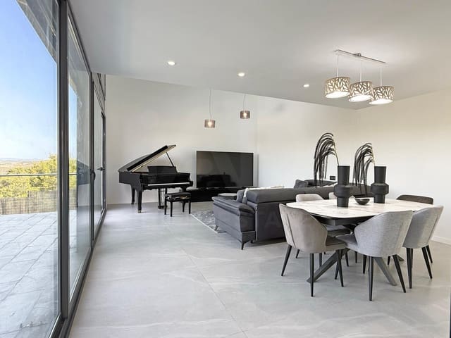 3 sovrum Hus till salu i Canyelles med pool garage - 668 000 € (Ref: 10090076)